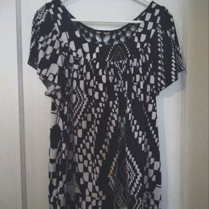 Black and white diamond pattern dress shirt. XL